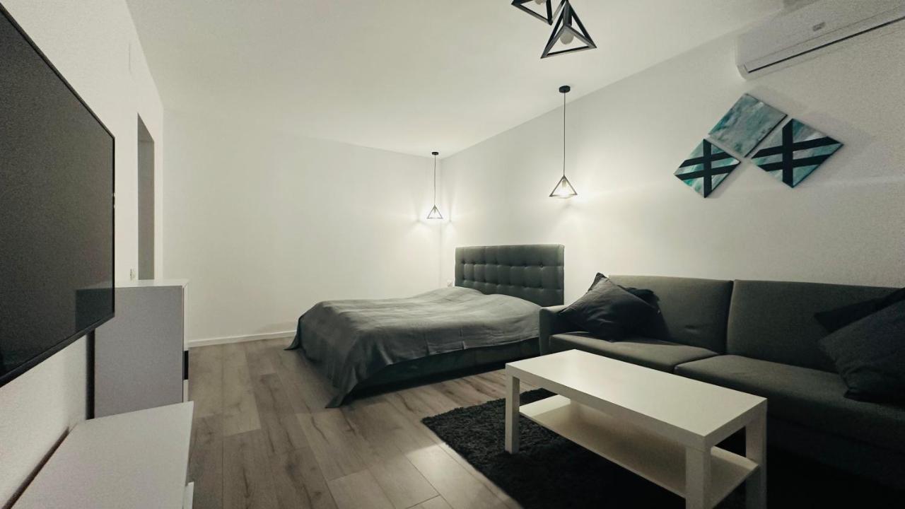 Park View - Netflix * Bucharest